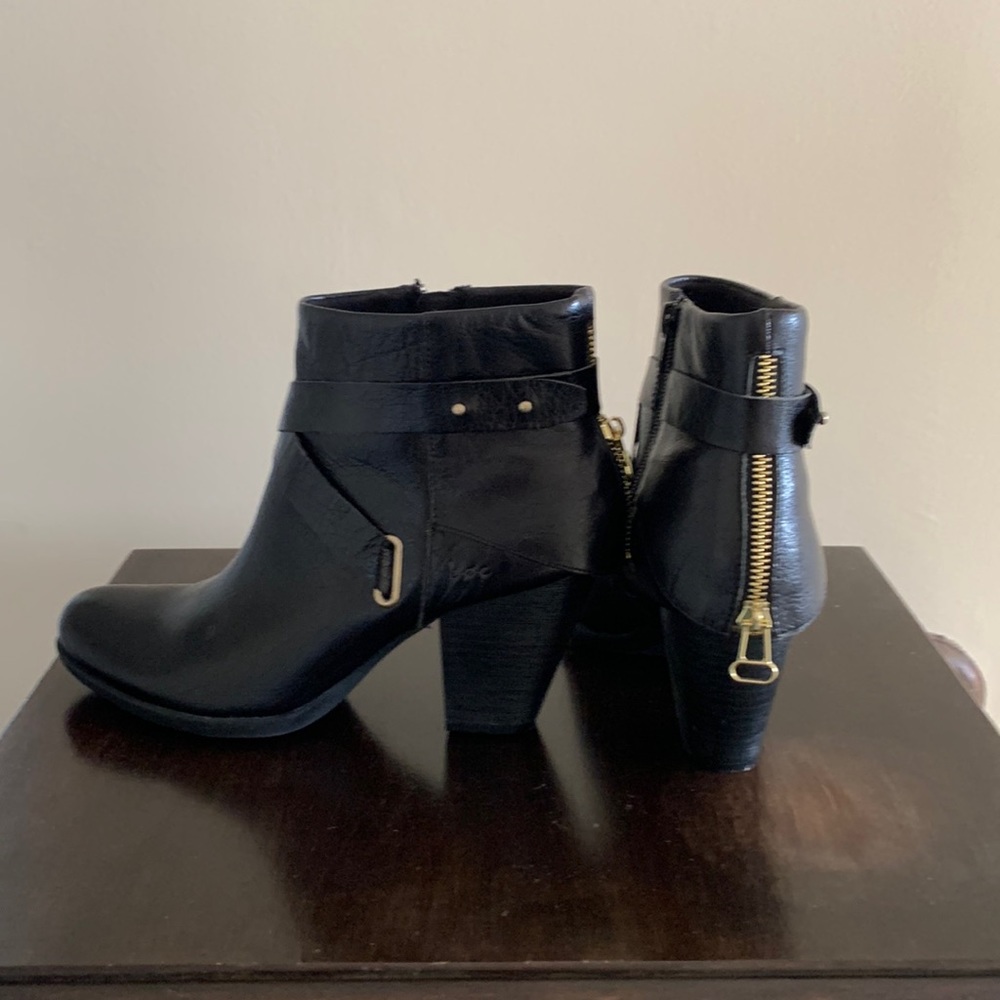 NWOT! BOC leather ankle boots. Size 7and 3” heel. Never worn